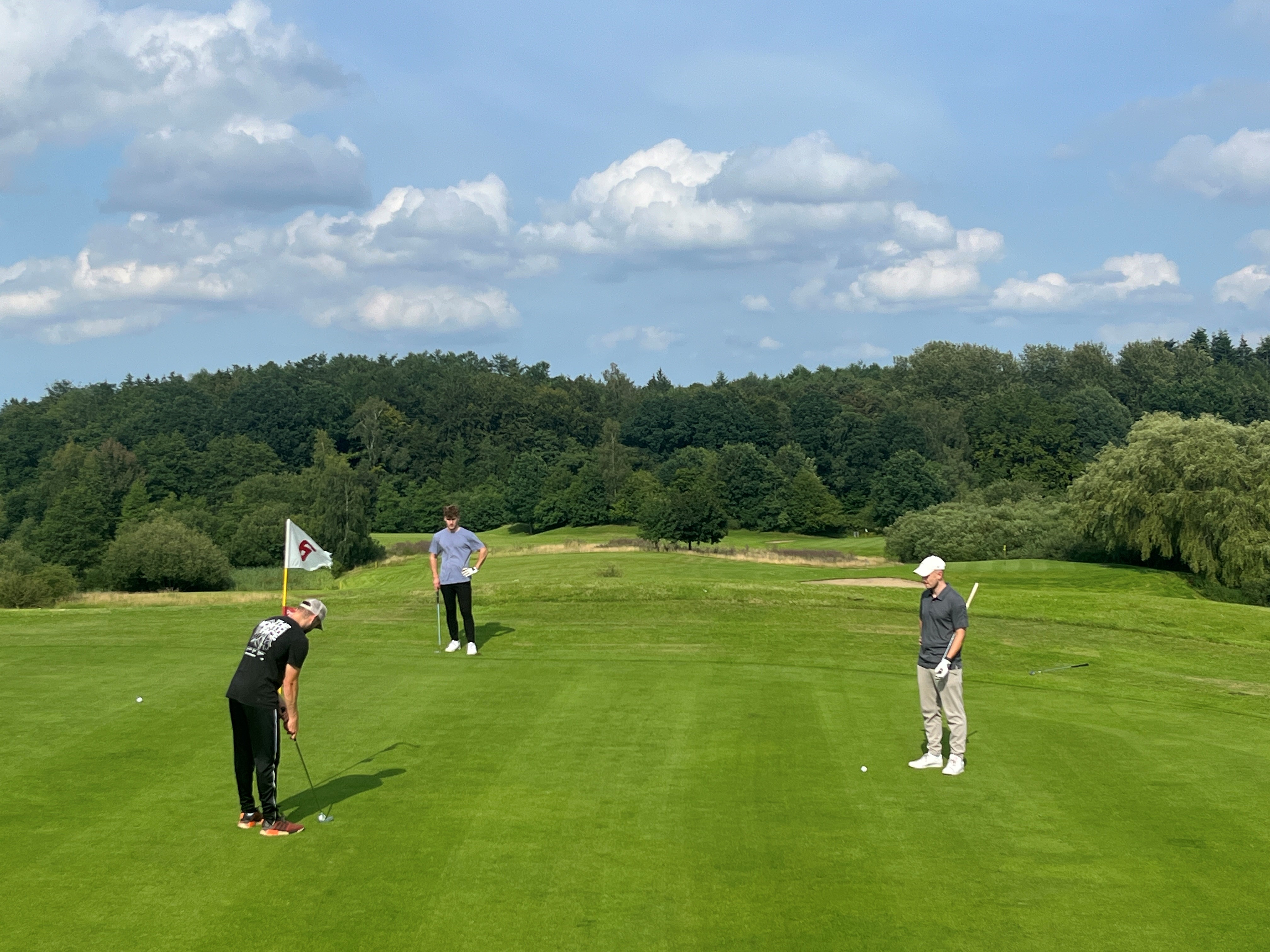 Die Spannung bei der abschließenden Platzreifeprüfung im Kieler GC Havighorst blieb bis zum letzten Loch erhalten.
